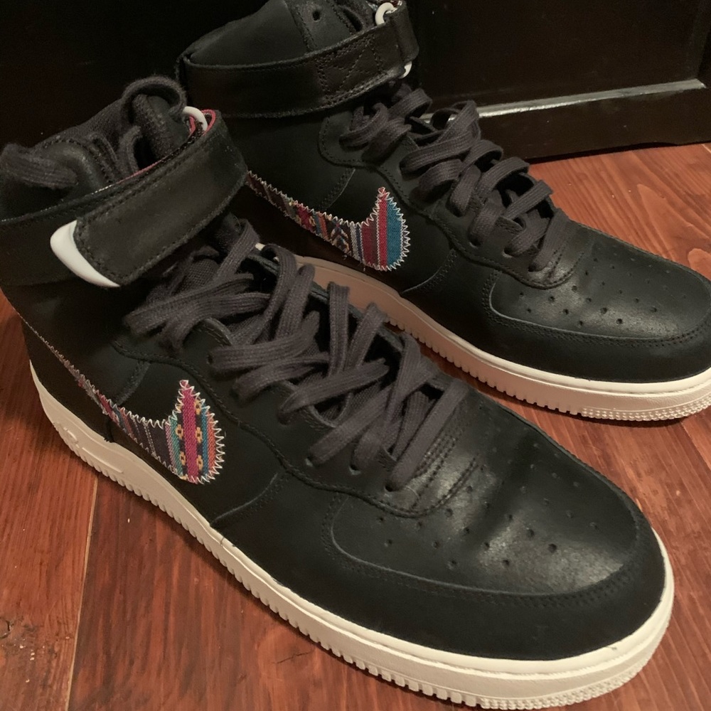 Air Forces 1 LV8 ‘Afro Punk’